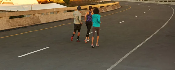 Früh Morgens Laufen Rückansicht Einer Gruppe Jogger Die Morgengrauen Eine — Stockfoto