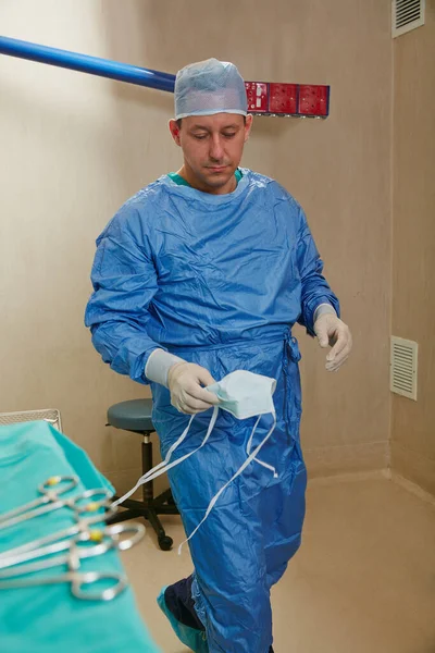 Czas Uratować Życie Chirurg Pracujący Sali Operacyjnej — Zdjęcie stockowe