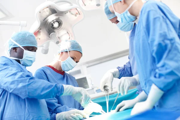 Lascia Fare Professionisti Diverso Gruppo Chirurghi Che Lavorano Insieme Come — Foto Stock