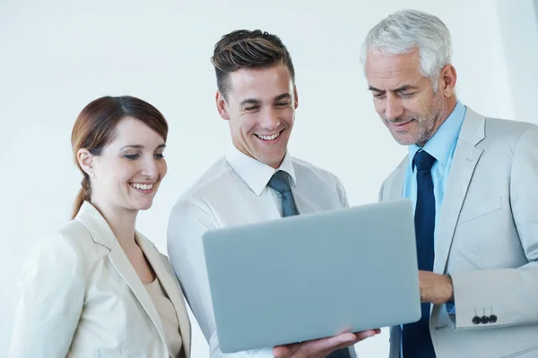 Thrilled Feedback Online Website Group Smiling Business People Looking Something — Stock Photo, Image