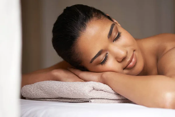 Woman Eyes Closed Massage Salon Relax Zen Resting Wellness Physical — Stock Photo, Image