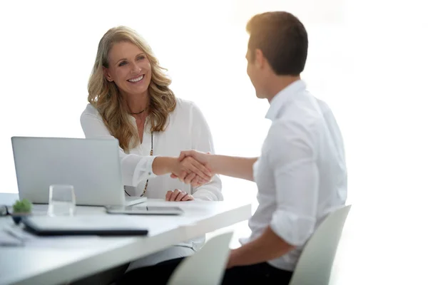 Aperto Mão Entrevista Emprego Reunião Com Pessoas Negócios Felizes Parceria — Fotografia de Stock