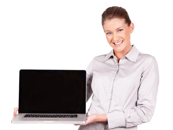 快乐女人的画像 笔记本电脑和白色背景的模型 孤立的工作室和广告屏幕 即将推出的在演示 在线空间或网站推广中使用计算机的女模特 — 图库照片