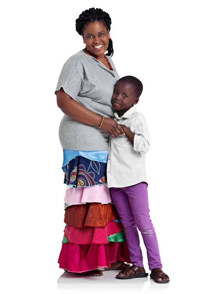 Bakım Koruma Genç Kızına Sarılan Afrikalı Bir Kadının Uzun Bir — Stok fotoğraf