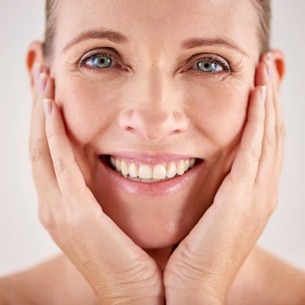 Portrait Smile Senior Woman Skincare Wellness Face Beauty Isolated Grey — Stock Photo, Image