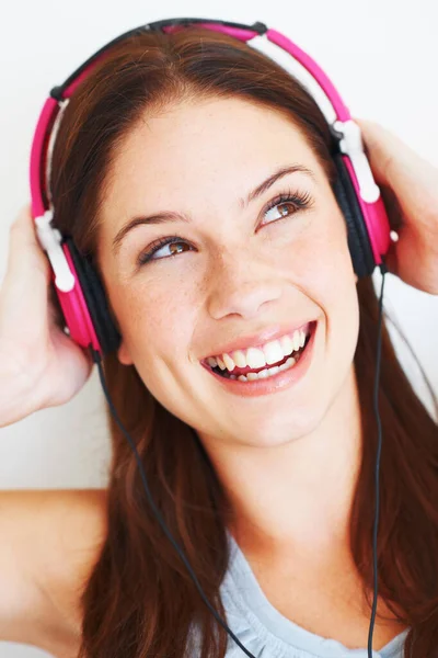 Auriculares Musicales Cara Mujer Feliz Escuchando Canción Chica Divertida Podcast — Foto de Stock
