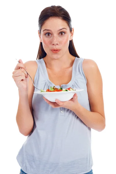 スタジオの女性 肖像画や健康的なライフスタイルのための減量の食事 ビーガンヘルスケアや野菜のためのおいしいサラダ 白い背景に隔離された食品ボウル 栄養士 健康モデルを食べる — ストック写真