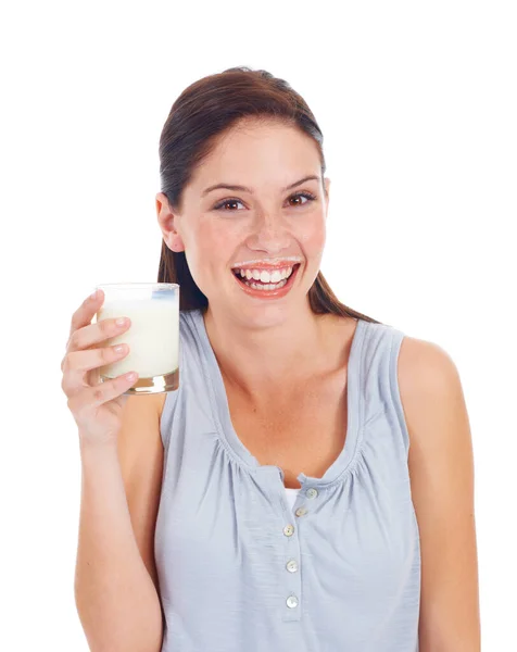 Porträt Lachende Frau Und Ein Glas Milch Für Vitamin Gesundheitsleistungen — Stockfoto
