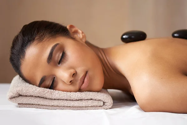 Girl Rock Back Massage Spa Relax Zen Sleeping Wellness Physical — Stock Photo, Image