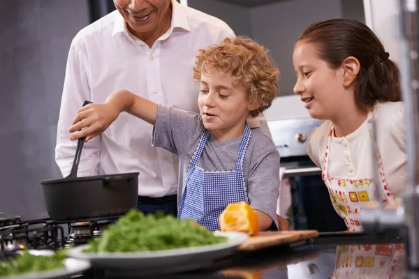 Food Father Happy Kids Learning Cooking Skills Healthy Dinner Green — Stock Photo, Image