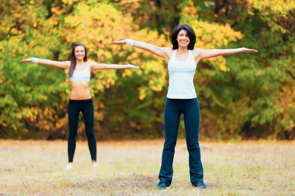 Women Arm Stretching Portrait Outdoor Park Yoga Fitness Health Wellness — Stock Photo, Image