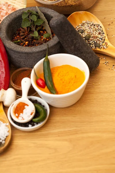 Tampo Mesa Argamassa Especiarias Alimentares Para Cozinhar Refeição Gourmet Tempero — Fotografia de Stock