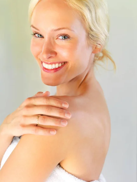 Skincare Beauty Portrait Woman Bathroom Shower Cleaning Hygiene Wellness Luxury — Zdjęcie stockowe
