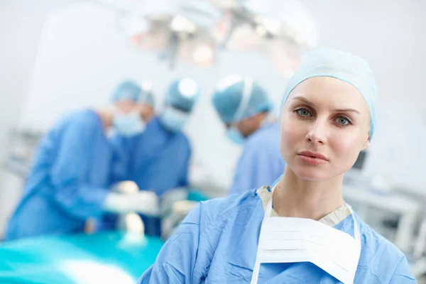 Everything Can Them Tilted View Female Surgeon Serious Look Her — Stock Photo, Image