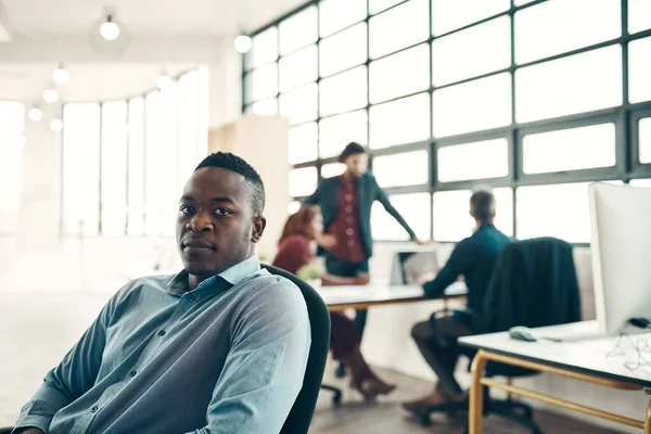 Retrato Del Hombre Negro Oficina Jefe Emprendedor Startups Con Ideas — Foto de Stock