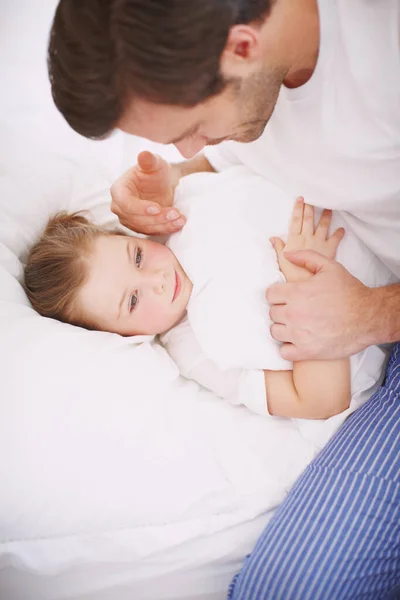 Cómodo Listo Para Unas Buenas Noches Descanso Vista Panorámica Padre —  Fotos de Stock