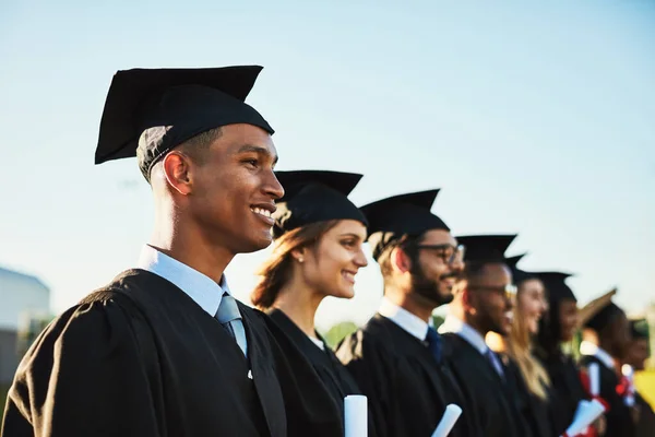 Alles Studiert Wird Lohnt Sich Ende Ein Lächelnder Student Abschlusstag — Stockfoto