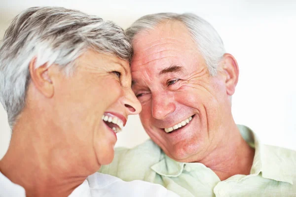 Ältere Paare Verbringen Viel Zeit Miteinander Nahaufnahme Eines Glücklichen Reifen — Stockfoto