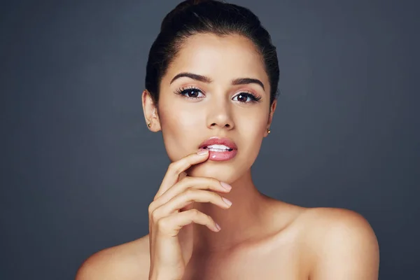 Μαλακά Ζουμερά Χείλη Στιγμιότυπο Από Μια Όμορφη Νεαρή Γυναίκα Αψεγάδιαστη — Φωτογραφία Αρχείου