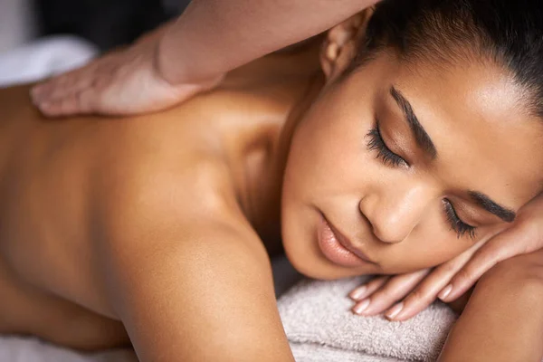 Girl Face Hands Back Massage Salon Relax Zen Resting Wellness — Stock Photo, Image