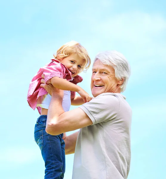 Happy Lifting Portrait Grandfather Grandson Bonding Affectionate Free Time Happiness — Stock Photo, Image