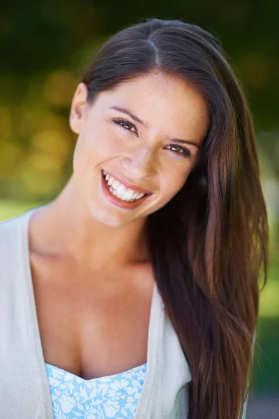 Glücklich Lächeln Und Porträt Einer Frau Mit Zahnpflege Einem Park — Stockfoto