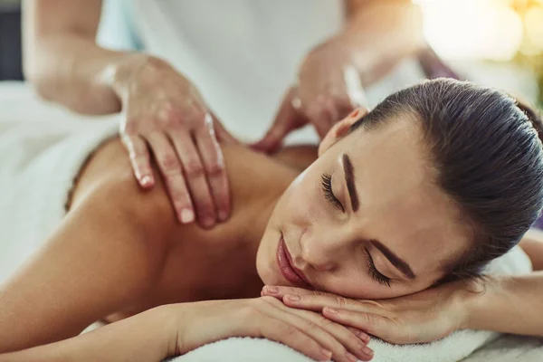 Detox Beleza Massagem Com Mulher Spa Para Bem Estar Luxo — Fotografia de Stock