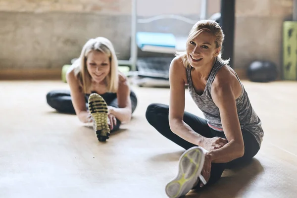 Portret Glimlach Vrouwen Vloer Stretchen Energie Met Vertrouwen Trainingsdoelen Training — Stockfoto