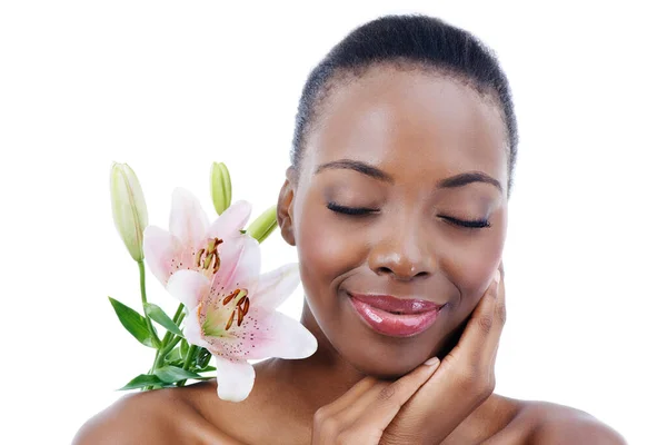 Her Face Soft Flower Petals Studio Shot Young African American — Stock Photo, Image