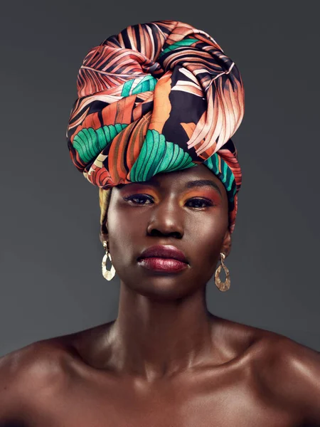 Portrait Enveloppe Tête Femme Noire Avec Beauté Maquillage Modèle Confiant — Photo