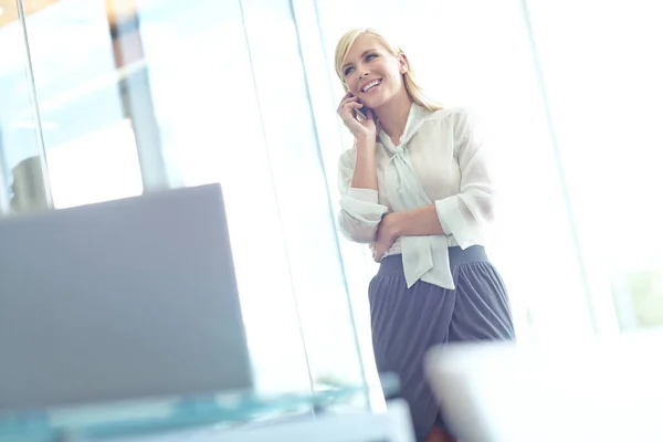Getting Phone Call Someone Special Perfect Break Stressful Day Smiling — Stock Photo, Image
