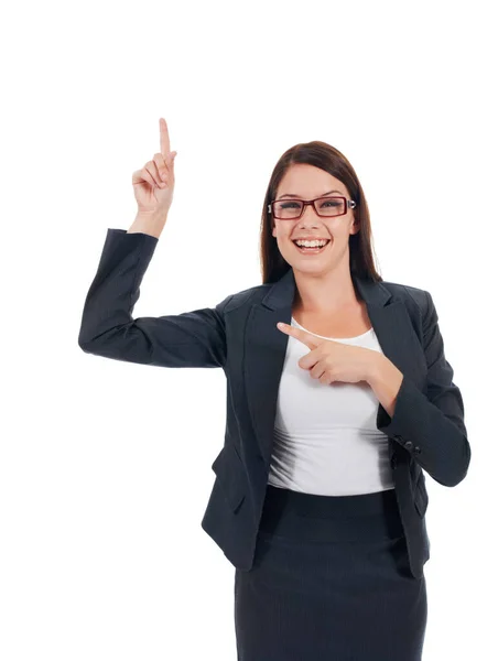 Portret Szczęśliwa Bizneswoman Wskazując Przestrzeń Makiety Promocji Detalicznej Lub Powiadomienia — Zdjęcie stockowe