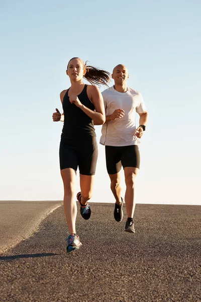 Πρωί Μαραθώνιος Και Προπονητής Προπόνηση Γυναίκα Προπόνηση Τρέξιμο Πρωινή Άσκηση — Φωτογραφία Αρχείου