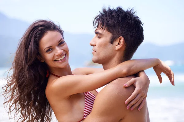 Ill Never Let Him Young Couple Enjoying Beach Getaway — Stock Photo, Image