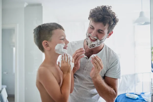 Father Child Teaching How Shave Bathroom Having Fun Bonding Together — Stock Photo, Image