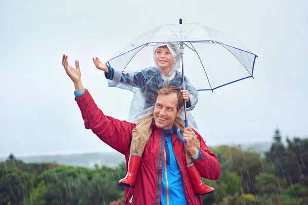 Outro Criança Família Com Guarda Chuva Tempo Chuva Livre Para — Fotografia de Stock