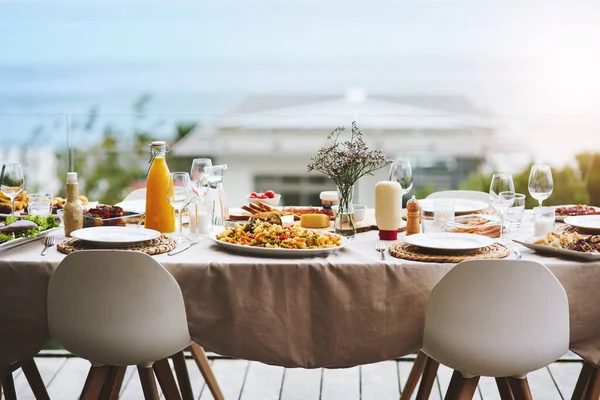Party Veranstaltung Und Tisch Mit Essen Getränken Und Outdoor Für — Stockfoto