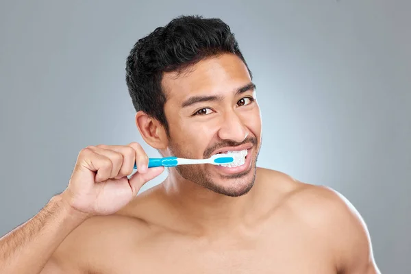 Existuje Správný Způsob Jak Vyčistit Vyčistit Zuby Muž Který Čistí — Stock fotografie
