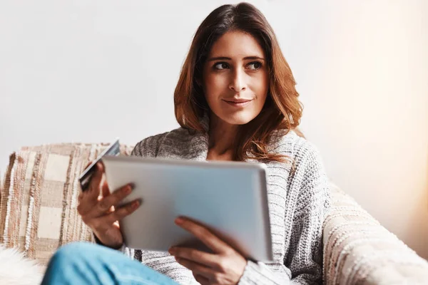Idea Tablet Online Customer Woman Shopping Using Credit Card Sofa — Stock Photo, Image