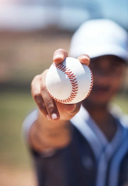 Kézfogás Baseball Közelkép Férfi Sport Mező Edzés Homályos Háttér Napsütésben — Stock Fotó