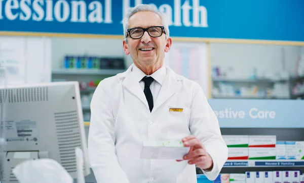 Pharmacy Product Pharmacist Senior Man Cash Register Sale Pharmaceutical Supplements — Stock Photo, Image