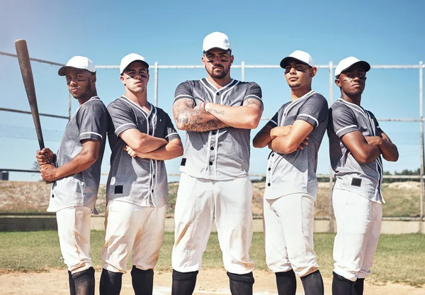 Unvanımızı Almaya Geldik Beyzbol Oynayan Kendinden Emin Bir Grup Gencin — Stok fotoğraf