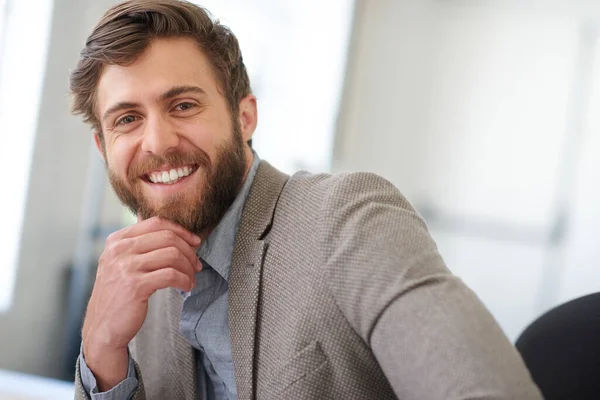 Always Available Chat Portrait Handsome Businessman Smiling Positively Camera — Stock Photo, Image