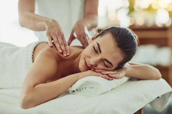Relax Gelukkig Massage Met Vrouw Spa Voor Wellness Luxe Cosmetica — Stockfoto