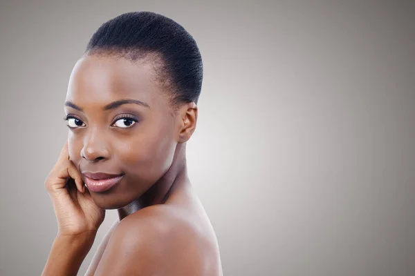Beauty Comes Naturally Her Beautiful African American Woman Bare Shoulders — Stock Photo, Image