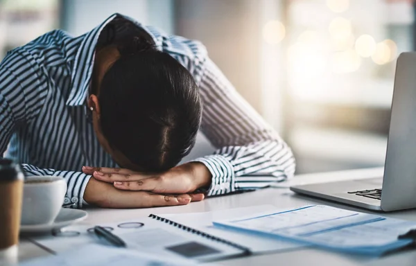 Spánek Stres Obchodní Žena Úřadu Pro Bolesti Hlavy Přepracované Unavené — Stock fotografie