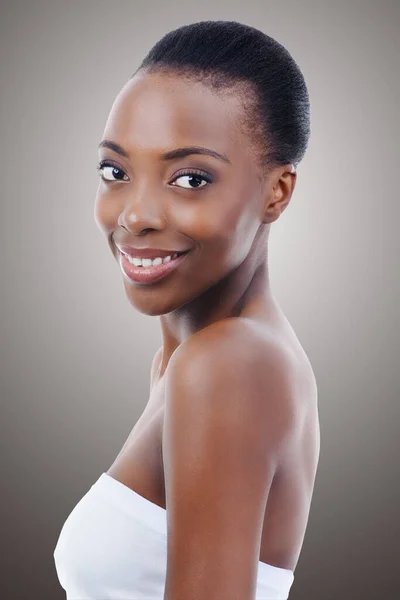 Profile Beauty Young African Woman Tube Top Smiling Camer Isolated — Stock Photo, Image
