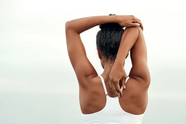 Vrouw Rug Stretching Atleet Doen Yoga Training Training Met Mockup — Stockfoto