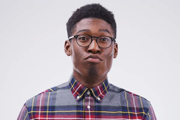 Grappig Gezicht Jong Portret Van Een Zwarte Man Die Geïsoleerd — Stockfoto