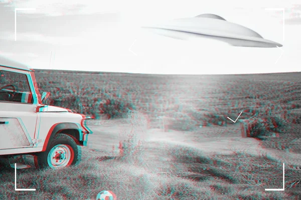 Ufo Främmande Och Kamera Sökare Med Rymdfarkost Flyger Himlen Över — Stockfoto